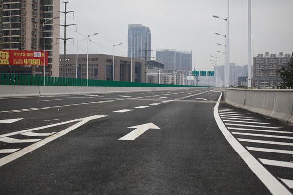 介绍四川道路交通建设之标志标线的涂料性能